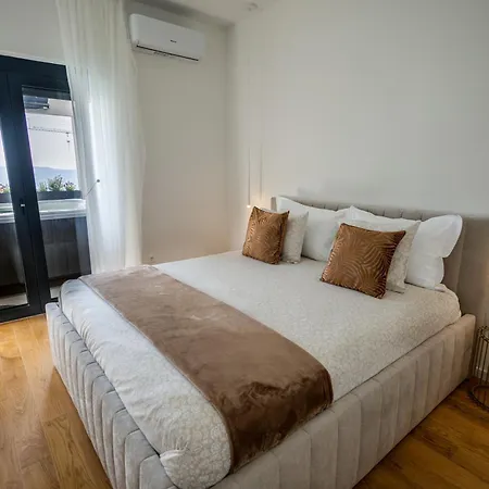 Nox Modern Jacuzzi&terrace - Near Znjan Апартаменти Спліт