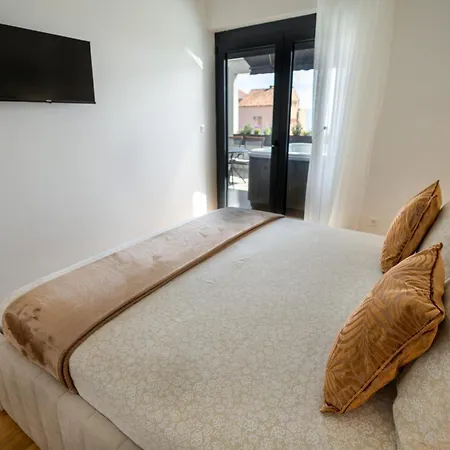 Nox Modern Jacuzzi&terrace - Near Znjan Апартаменты