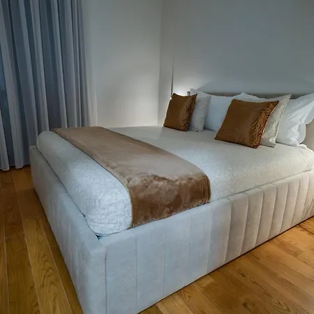 Nox Modern Jacuzzi&terrace - Near Znjan Апартаменты *