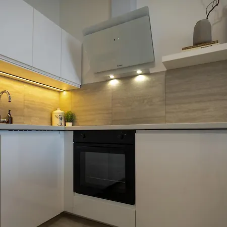 Nox Modern Jacuzzi&terrace - Near Znjan Апартаменты *